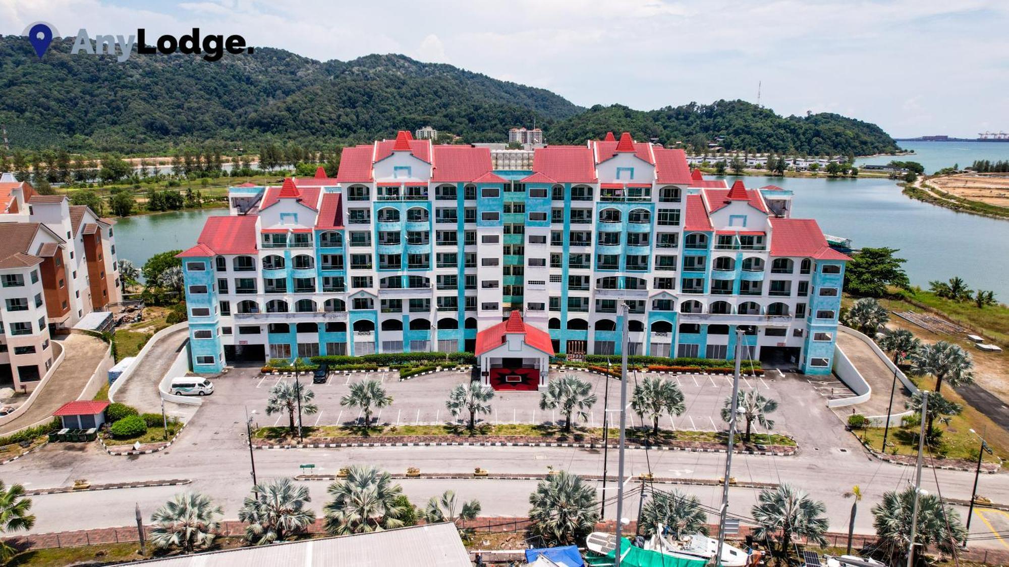 Anylodge Waterfront Marina Island Pangkor ลุมุต ภายนอก รูปภาพ
